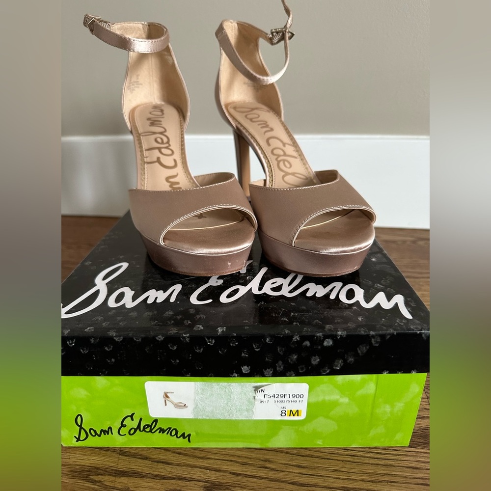 Soulier Sam Edelman rose gold , grandeur 9